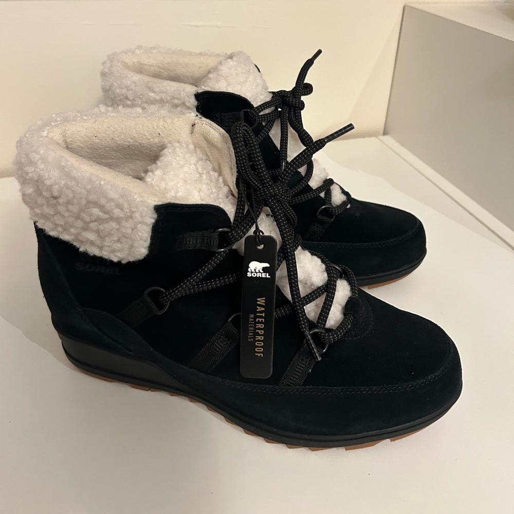 NWT sorel wedge booties size 11